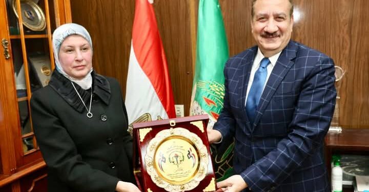 محافظ المنوفية يوقع بروتوكول تعاون مع المركز القومي للبحوث الاجتماعية والجنائية لتبادل الخبرات في المجالات المشتركة