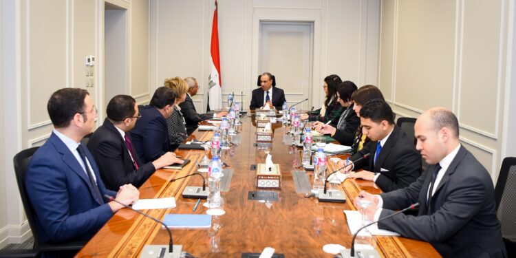 بالصور.. وزير الخارجية يشدد على أهمية وضع تصور شامل للسفارات بالخارج للترويج للمتحف المصري الكبير