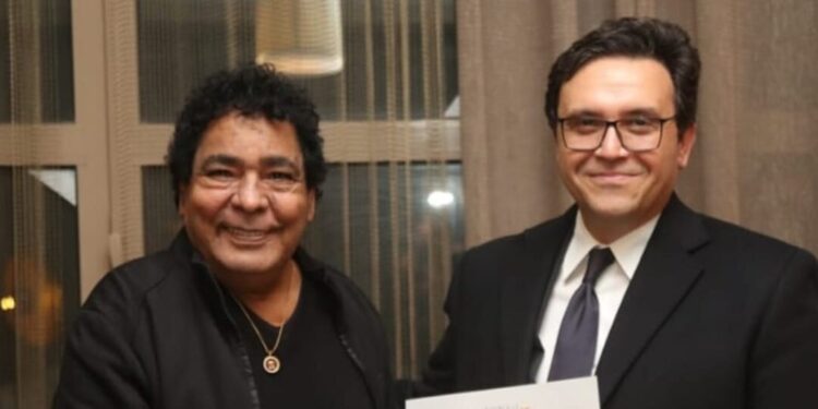 مصطفى كامل : أقدر ذهاب وزير الثقافة لمنزل الكينج محمد منير وتكريمه