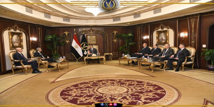 وزير الداخلية