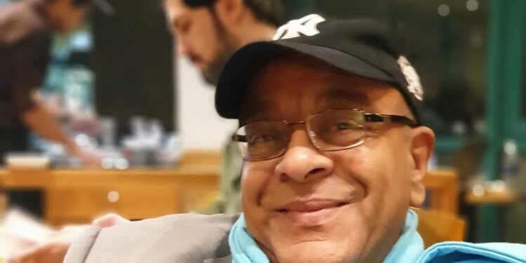 الشاعر الكبير عنتر هلال يفكر معكم ويكتب:جميعهم تجار دين ولا استثنى احد