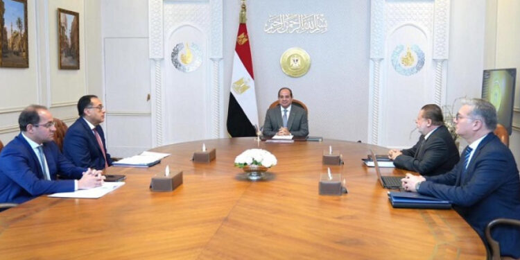 الرئيس السيسي يوجه بضرورة انتظام سداد المستحقات المالية للشركات المتعاقدة مع الدولة بقطاع البترول والغاز