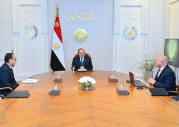 الرئيس السيسي يوجه بتسريع وتيرة تنفيذ مشروعات إنشاء المحاور اللوجستية