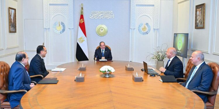 الرئيس السيسي يوجه بتسريع وتيرة تنفيذ مشروعات إنشاء المحاور اللوجستية