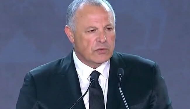 الفنان عبدالله الكاتب يقرأ لكم: قرار صارم من «أبو ريدة» بعد ظهور حسام حسن في برنامج مقالب.. والعميد يخرج عن صمته