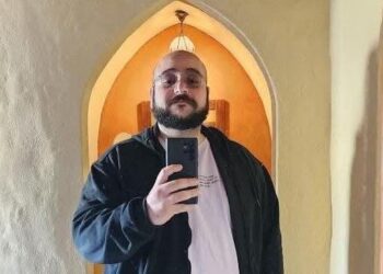 تجارب السوشيال ميديا: من أكلة واحدة… زاد وزنى 183 كجم!!