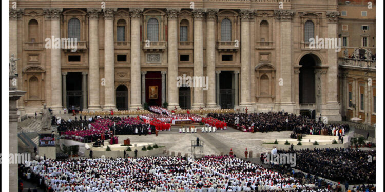 بالصور وحصريا .. جنازة البابا فرانسيس جنازة راعي، وليست جنازة ملكًا وفقًا للاختيارات التي أوصى بها البابا.