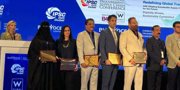 حوار صحفي مع الدكتورة نوره احمد عبد الله السبيت الفائزة بالجائزة الدولية للمرأة القيادية في الخدمات اللوجستية 2025 في دبي، برعاية الشيخ نهيان مبارك آل نهيان