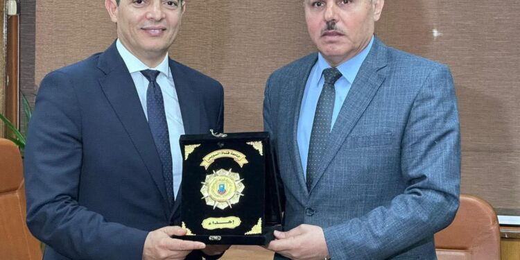 الإذاعى ياسر المطعنى يفكر معكم ويسأل: ماذا لو إحترمنا العلم ؟!