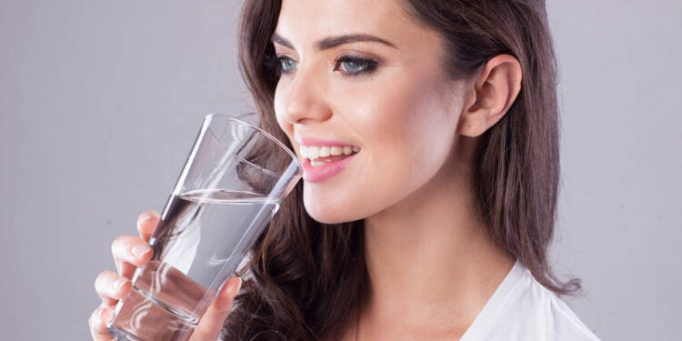 للحصول على بشرة نضرة قبل العيد..د.نسيبة أحمد أخصائية الجلدية بمستشفيات الحمادي: