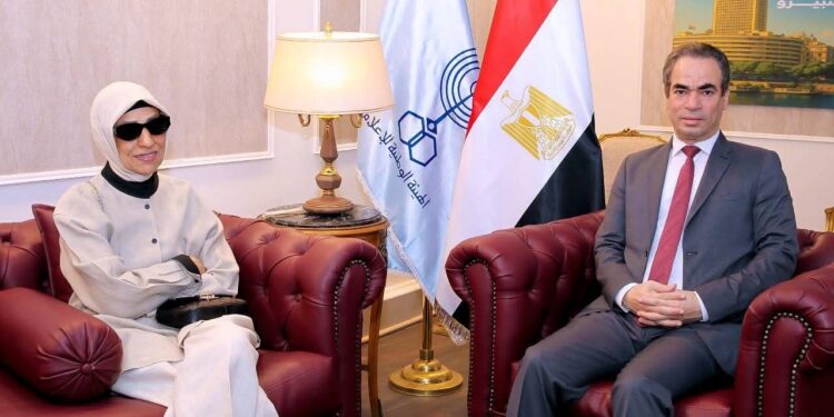 في أول زيارة لها إلي ماسبيرو المسلماني يستقبل هدي نجيب محفوظ قبيل افتتاح استديو نجيب محفوظ