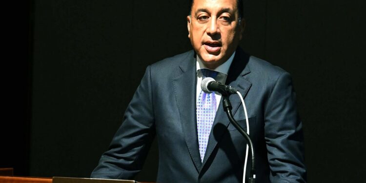 رئيس الوزراء: الحكومة عملت على تطوير حوافز ومزايا مُقدمة للمستثمرين