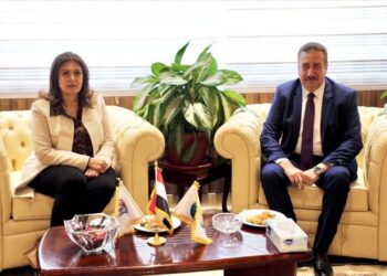 محافظ المنوفية يهنئ رئيس جامعة مدينة السادات على كلية الطب البشرى والجامعة الأهلية الجديدة كصروح تعليمية متميزة على أرض المحافظة