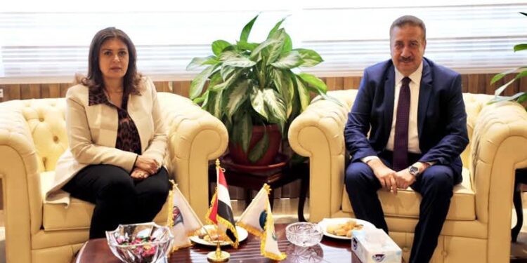 محافظ المنوفية يهنئ رئيس جامعة مدينة السادات على كلية الطب البشرى والجامعة الأهلية الجديدة كصروح تعليمية متميزة على أرض المحافظة