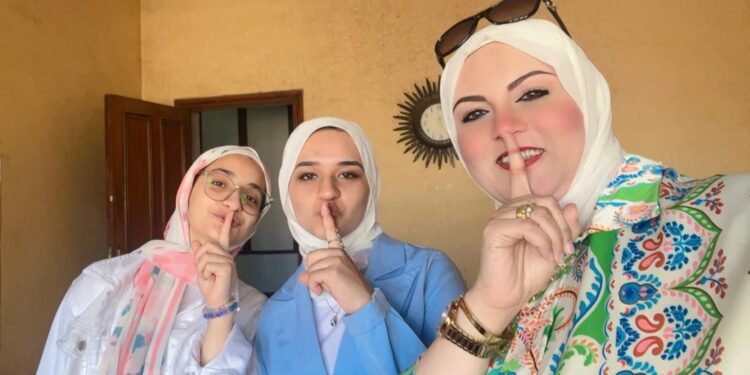 الغربية تتصدر المركز الأول بابتكار علمي لطالبتين في المؤتمر الدولي الخامس للاتصالات