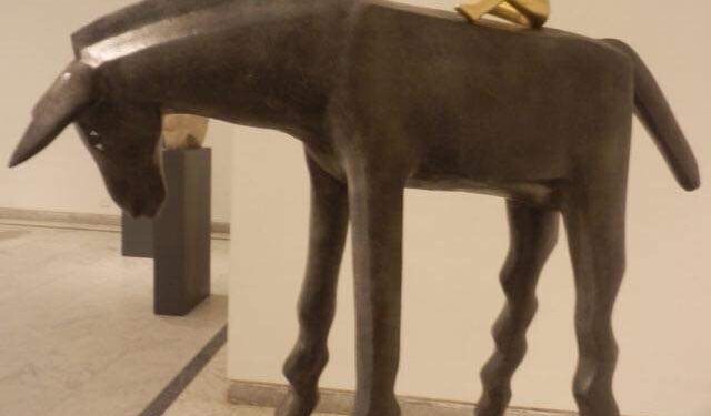 القبض على لص سرق “حمار” الفنان السيد عبده سليم من جاليري ضي الزمالك