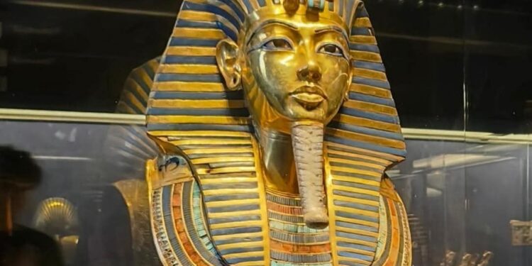 غلق قاعة توت عنخ آمون بالمتحف المصري بالتحرير لنقل آخر مقتنياتها إلى المتحف المصري الكبير تمهيداً لافتتاحه