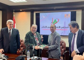 الأعلى للإعلام يكرم الإعلامي الكبير حسام الدين فرحات