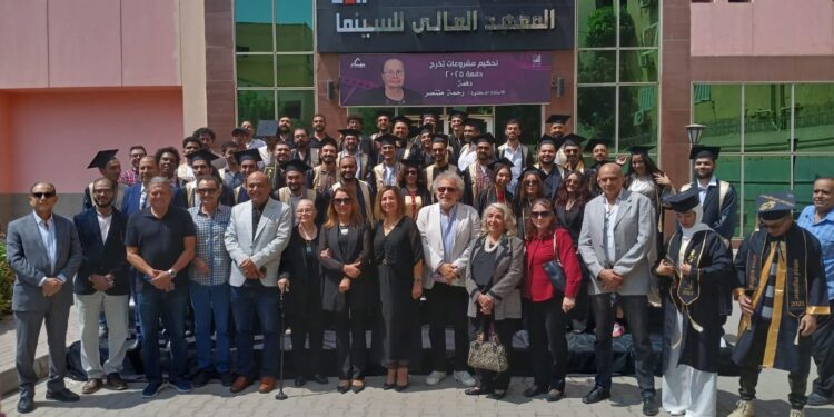 “رئيس أكاديمية الفنون تشهد تحكيم مشروعات طلاب المعهد العالي للسينما