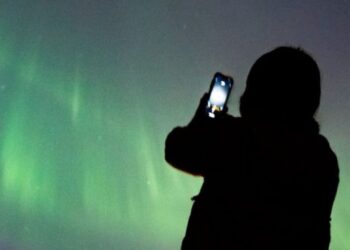 فلكية جدة.. *فصل الخريف قد يبدأ بعاصفة شمسية*