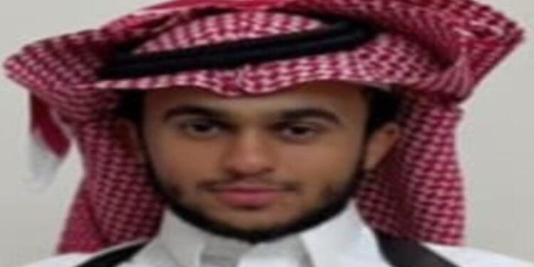 الهذلي يكتب قصيدة في عيد الوطن