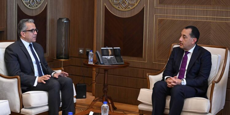 رئيس الوزراء يستقبل الدكتور خالد العناني المدير العام المنتخب لمنظمة “اليونسكو”