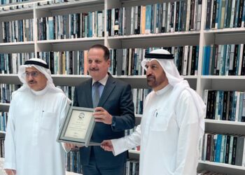 المجلس الأعلى للثقافة يتوّج في دبي: العزازي يتسلم درع تكريم المؤسسات الداعمة للجوائز العربية