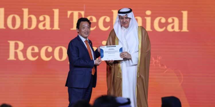 المملكة تتسلّم جائزة التقدير الفني العالمية من منظمة “الفاو” لاختيار برنامج “ريف السعودية” كأكبر برنامج تنموي زراعي على مستوى العالم