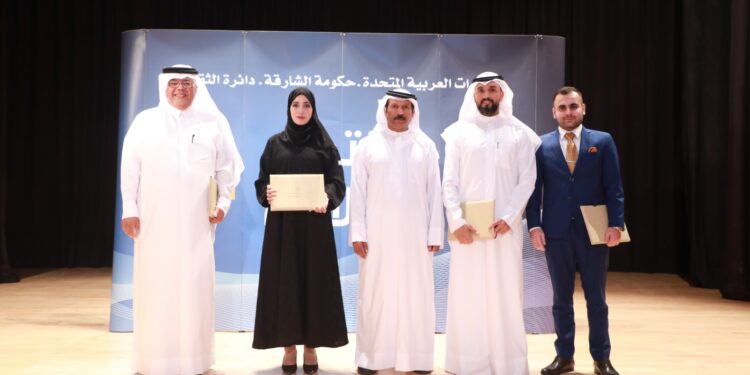 قصائد تتغنى بالشارقة والذات في بيت الشعر بالشارقة