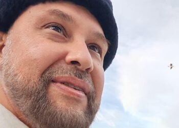 الفنان عبدالله الكاتب يكتب رأيه بصراحة: هشام نزيه ليس افضل موسيقى فى مصر