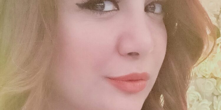 “وجوه مألوفة”.. معرض شيماء رحيم يكشف عن الهوية الشعورية للإنسان بجاليري ضي المهندسين