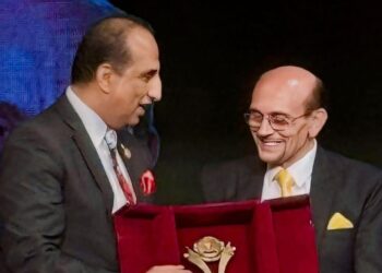 احتفاء أممي بالفنان محمد صبحي ومنحه وسام التفرد في الإبداع الثقافي وتبعية الأمم المتحدة من اتحاد المبدعين العرب
