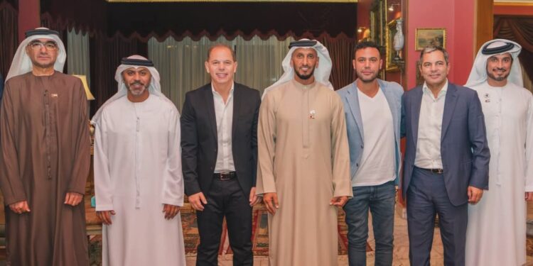 رامى أمام يشكر زيارة رئيس المجلس الوطنى للإعلام بالإمارات للزعيم فى منزله.