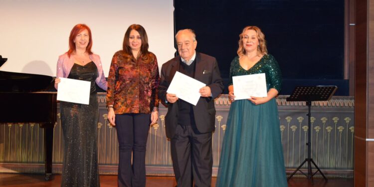 العمر لينا بالاكاديمية المصرية للفنون بروما