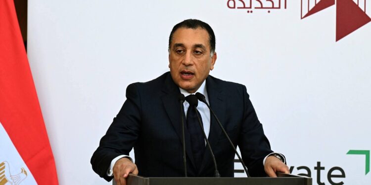 رئيس الوزراء يشهد فعاليات افتتاح المستشفى الجامعى بجامعة الجيزة الجديدة