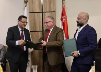 نقابة الصحفيين توقع عقد تطوير وإنشاء “مدينة الصحفيين” بأكتوبر مع الشركة الوطنية للمقاولات التابعة لجهاز الخدمة الوطنية