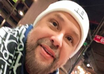 الفنان عبدالله الكاتب يكتب لكم: ازاى الموت مش درس وعظة!