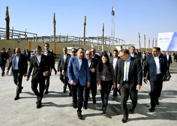 رئيس الوزراء يبدأ جولة موسعة لافتتاح مشروعات صناعية ولوجستية جديدة بالمنطقة الاقتصادية لقناة السويس