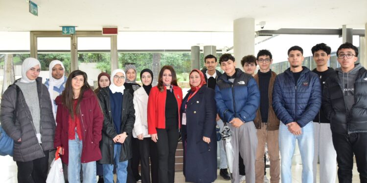 رانيا يحيى تقيم ورش عمل لطلاب الجاليات العربية بروما