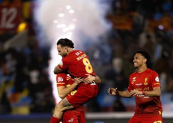 القادسية يكتسح الرياض برباعية نظيفة في الدوري السعودي