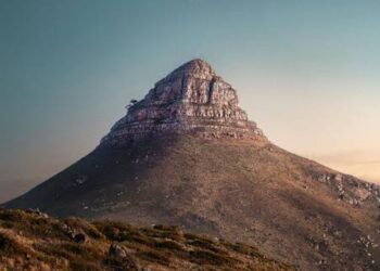 فلكية جدة…السبت: أول قمر عملاق في 2026
