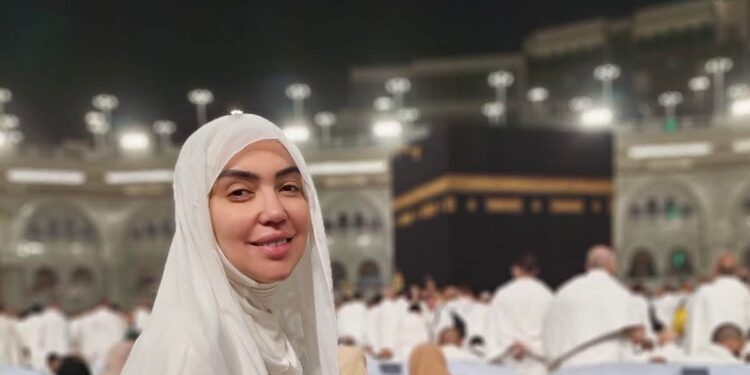 الإعلامية المتألقة حكمت عبدالحميد كتبت عن اكتئاب مابعد الحج والعمرة