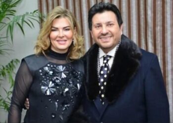 الفنانة نادية مصطفى تطمئن جمهور أمير الغناء العربي هانى شاكر