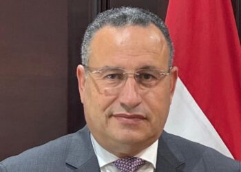 وزير التعليم العالي يوجه بتعليق الدراسة حضوريًا بالجامعات والمعاهد واستمرارها بنظام التعليم الأونلاين يومي الأربعاء والخميس