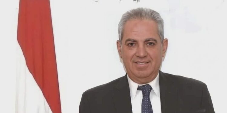 الأمير أباظة المرشح لعضوية إتحاد الكتاب كما نعرفه جميعا سيرة ومسيرة