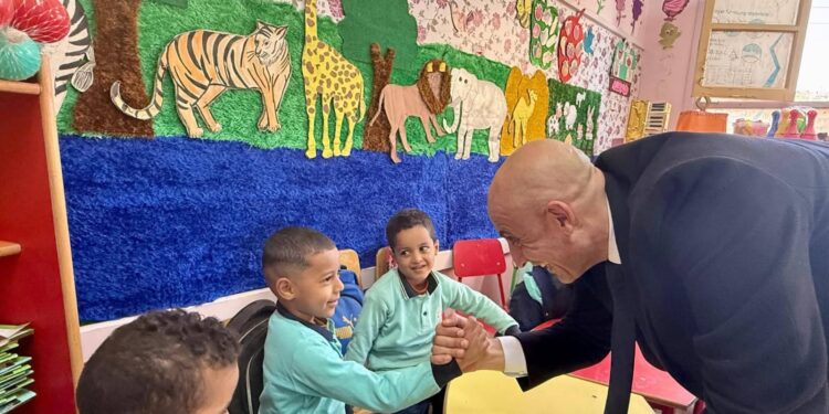 عبد اللطيف ..بين ضجيج الحروب ومشقة السفر والصوم… كان صوته درسًا عمليًا في ميدان الصعيد