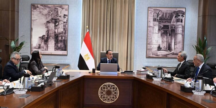 رئيس الوزراء يتابع موقف مشروعات قوانين الأحوال الشخصية للمسلمين والمسيحيين وصندوق دعم الأسرة