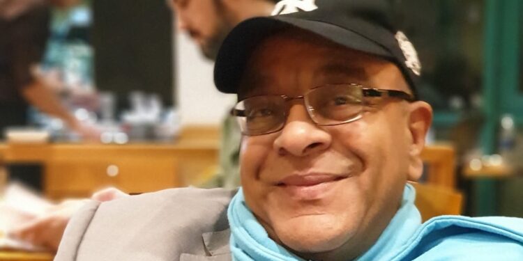 الشاعر الكبير عنتر هلال يكتب عن مهنة اسمها المهوبس