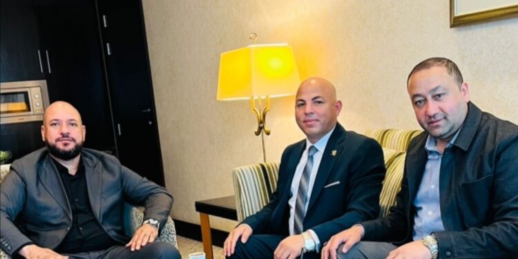 المهندس هيثم حسين رئيس مجلس مجمع عمال مصر يستقبل وزير الصناعة الليبي بشأن إنشاء مشروع مدينة عمر المختار الإقتصادية المستدامة في ليبيا لإطلاق المشروع في حفل عيد العمال ببنغازي برعايه وزارة العمل