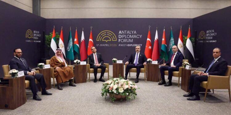 سفير تركيا: تحركات دبلوماسية مكثفة بقيادة فيدان لوقف مأساة غزة وتعزيز الاستجابة الدولية